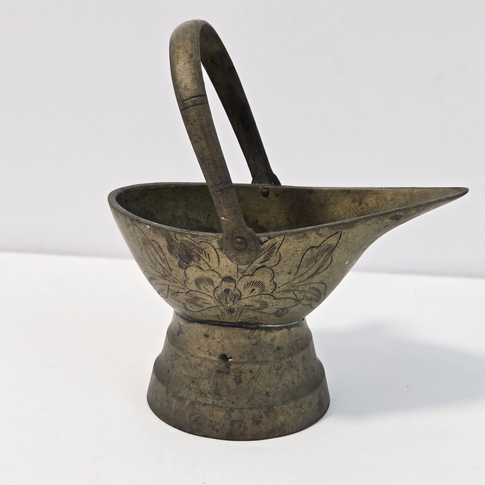 Vintage Brass Cornucopia Basket Floral Engraved Handle Chinese Metal Decor